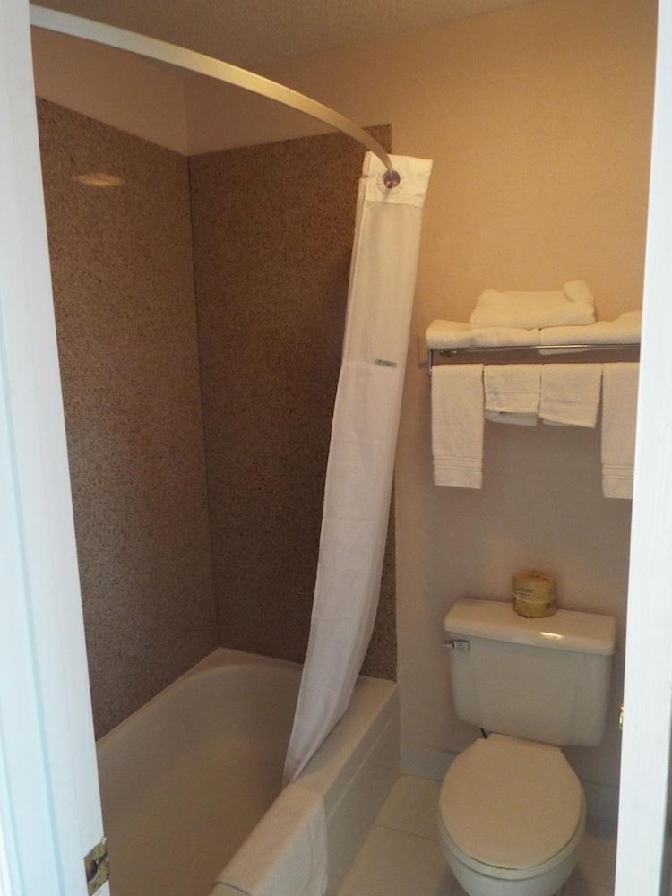 Days Inn By Wyndham Dahlonega University Area Εξωτερικό φωτογραφία