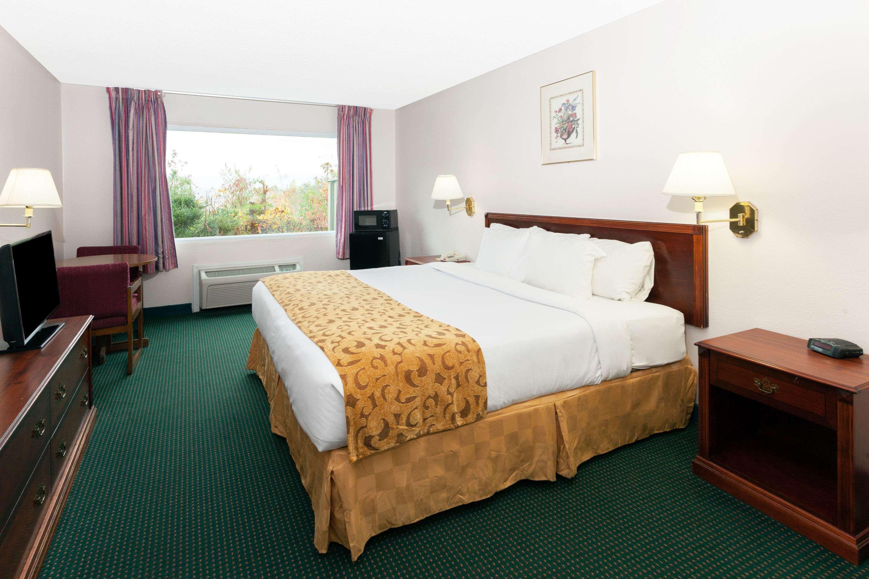 Days Inn By Wyndham Dahlonega University Area Εξωτερικό φωτογραφία