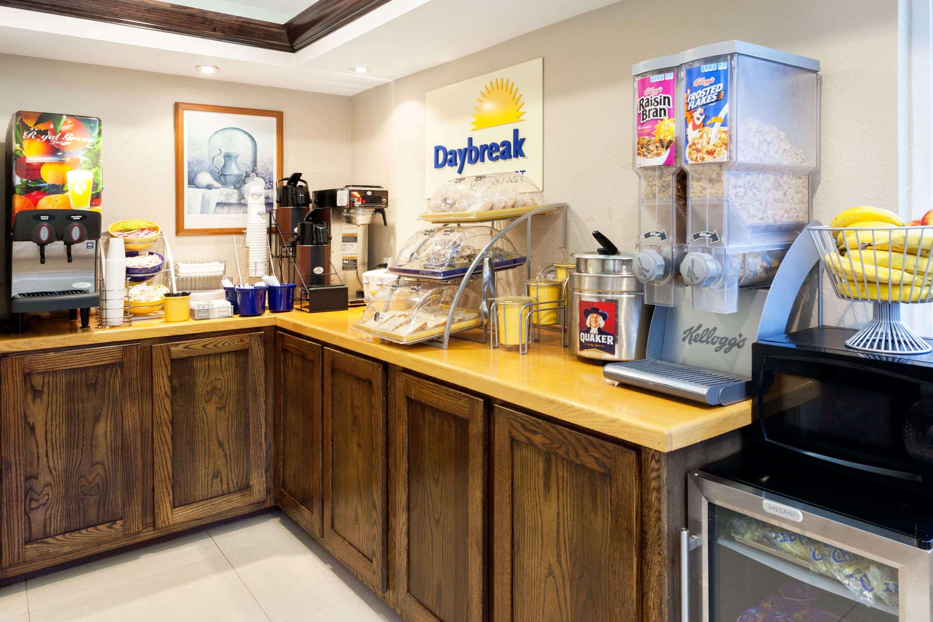 Days Inn By Wyndham Dahlonega University Area Εξωτερικό φωτογραφία