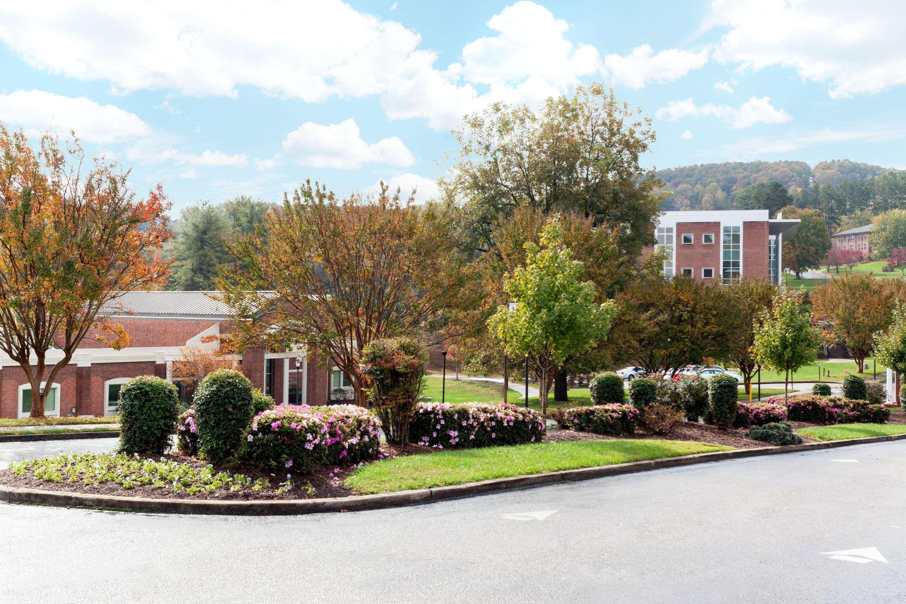 Days Inn By Wyndham Dahlonega University Area Εξωτερικό φωτογραφία