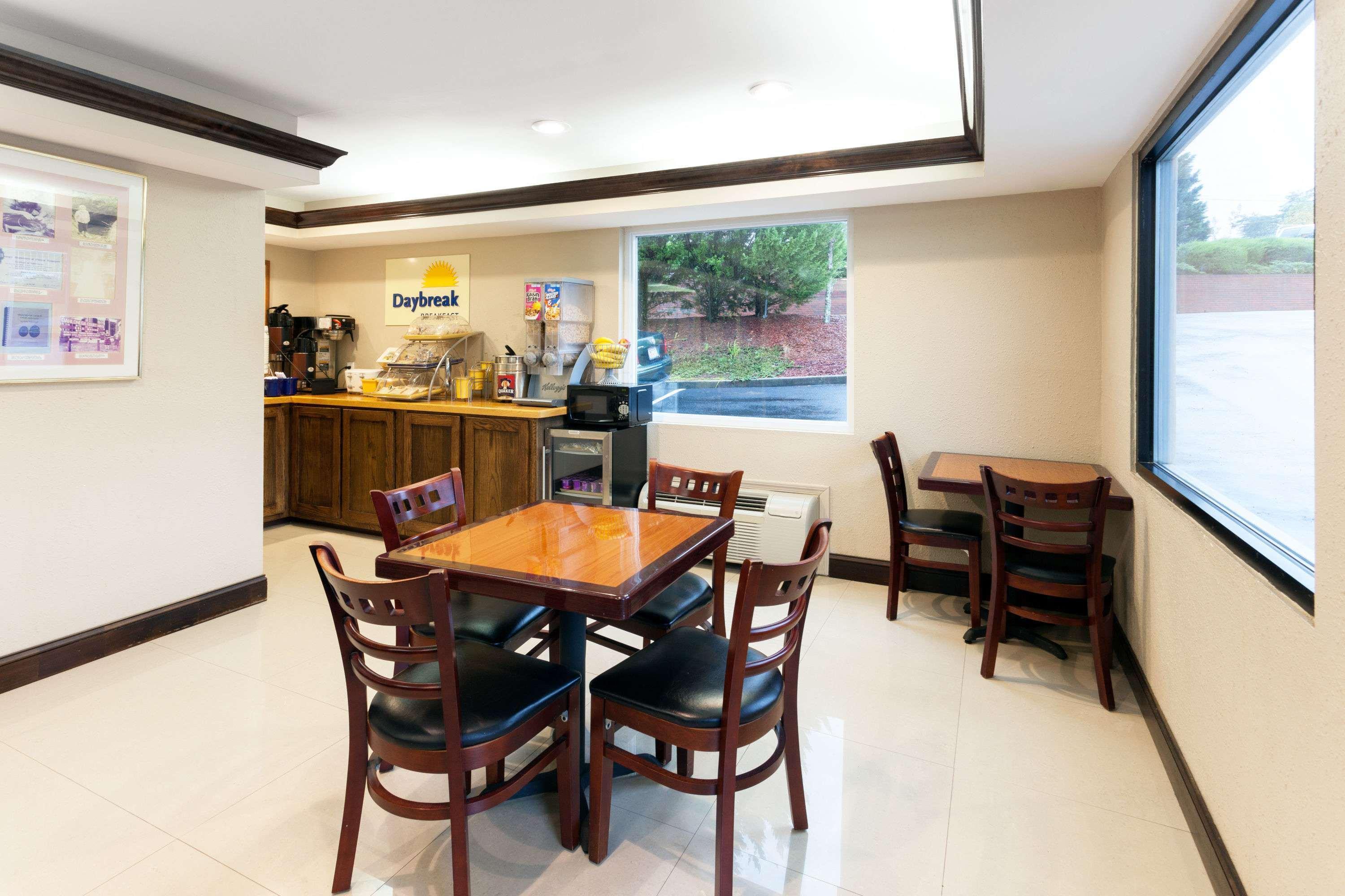 Days Inn By Wyndham Dahlonega University Area Εξωτερικό φωτογραφία