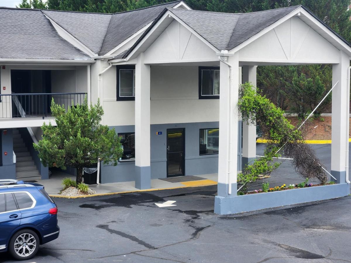 Days Inn By Wyndham Dahlonega University Area Εξωτερικό φωτογραφία