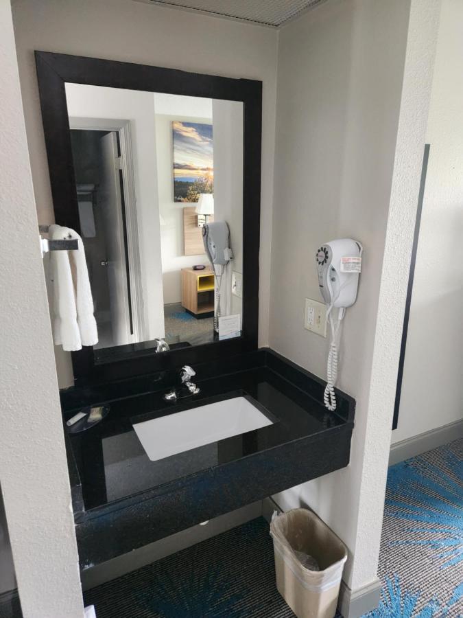 Days Inn By Wyndham Dahlonega University Area Εξωτερικό φωτογραφία