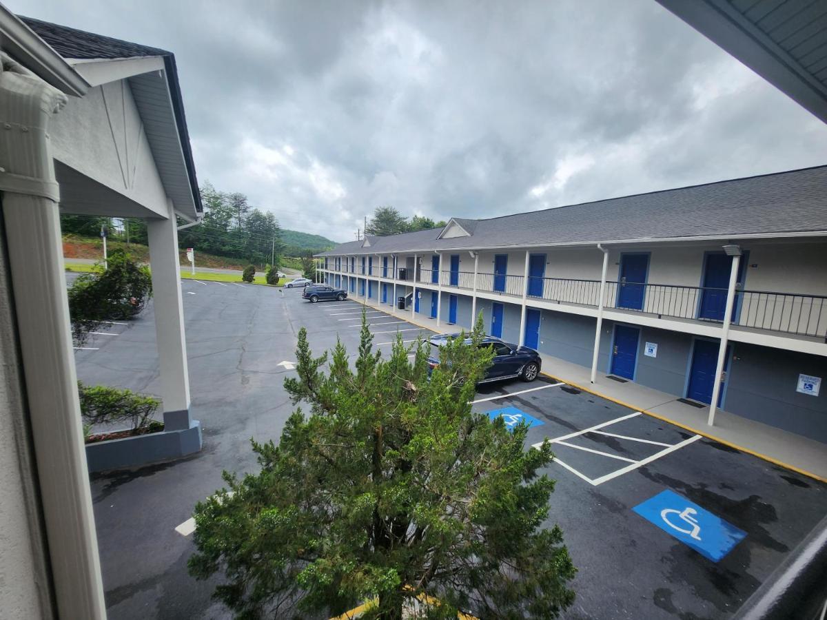 Days Inn By Wyndham Dahlonega University Area Εξωτερικό φωτογραφία