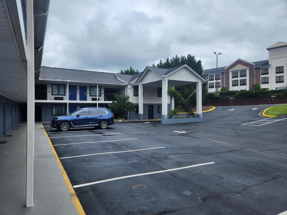Days Inn By Wyndham Dahlonega University Area Εξωτερικό φωτογραφία