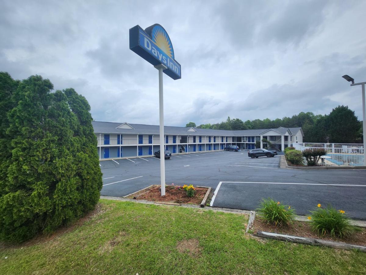 Days Inn By Wyndham Dahlonega University Area Εξωτερικό φωτογραφία
