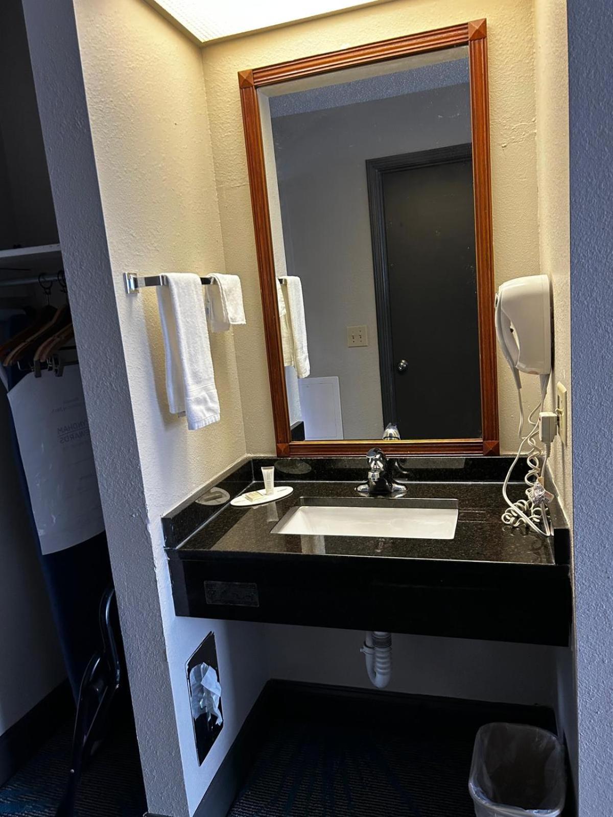 Days Inn By Wyndham Dahlonega University Area Εξωτερικό φωτογραφία