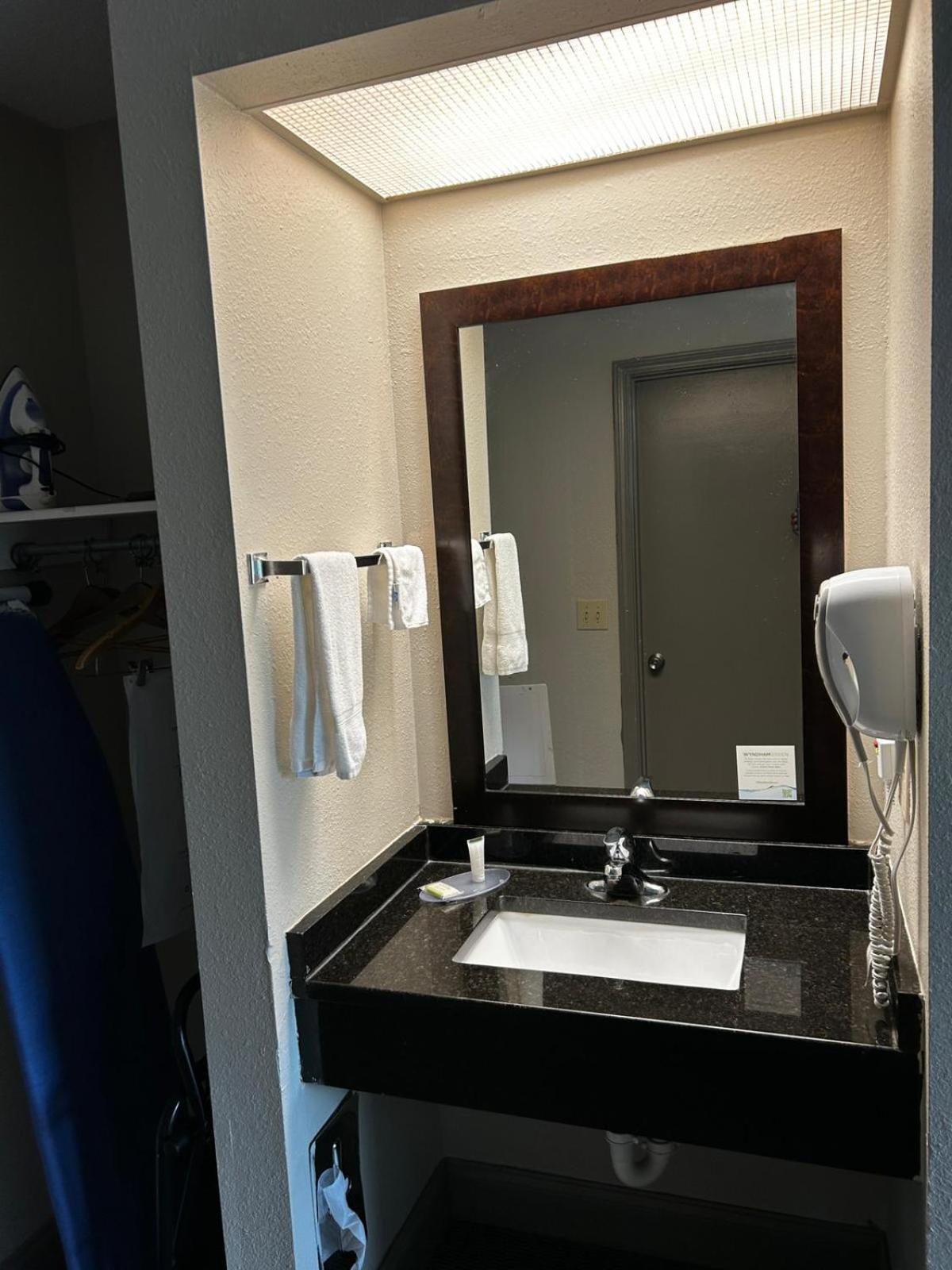 Days Inn By Wyndham Dahlonega University Area Εξωτερικό φωτογραφία