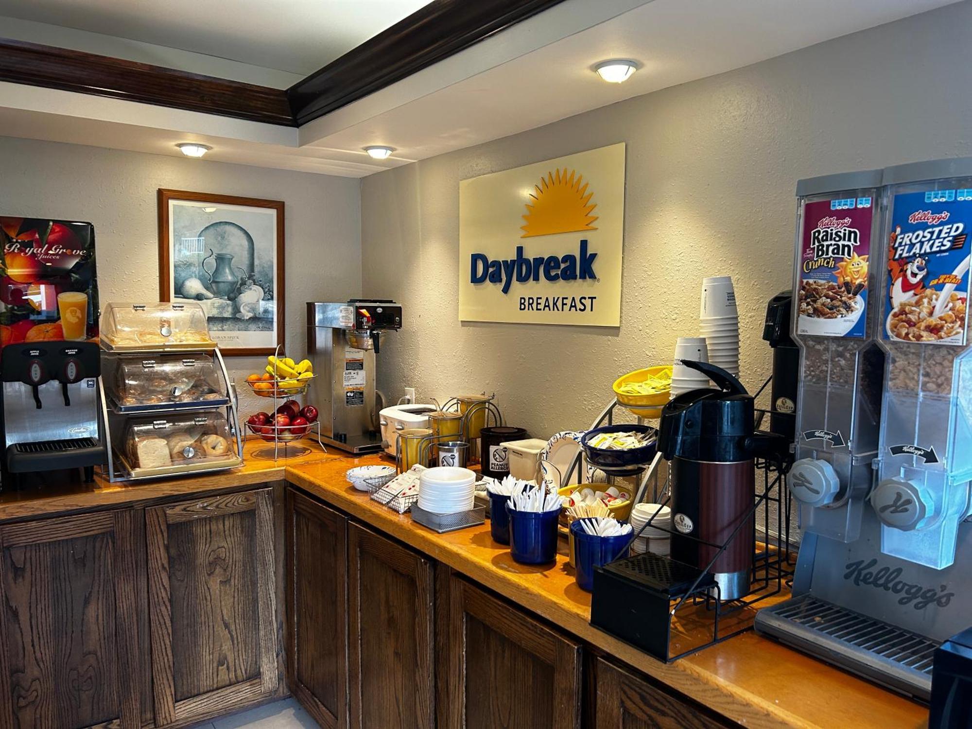 Days Inn By Wyndham Dahlonega University Area Εξωτερικό φωτογραφία