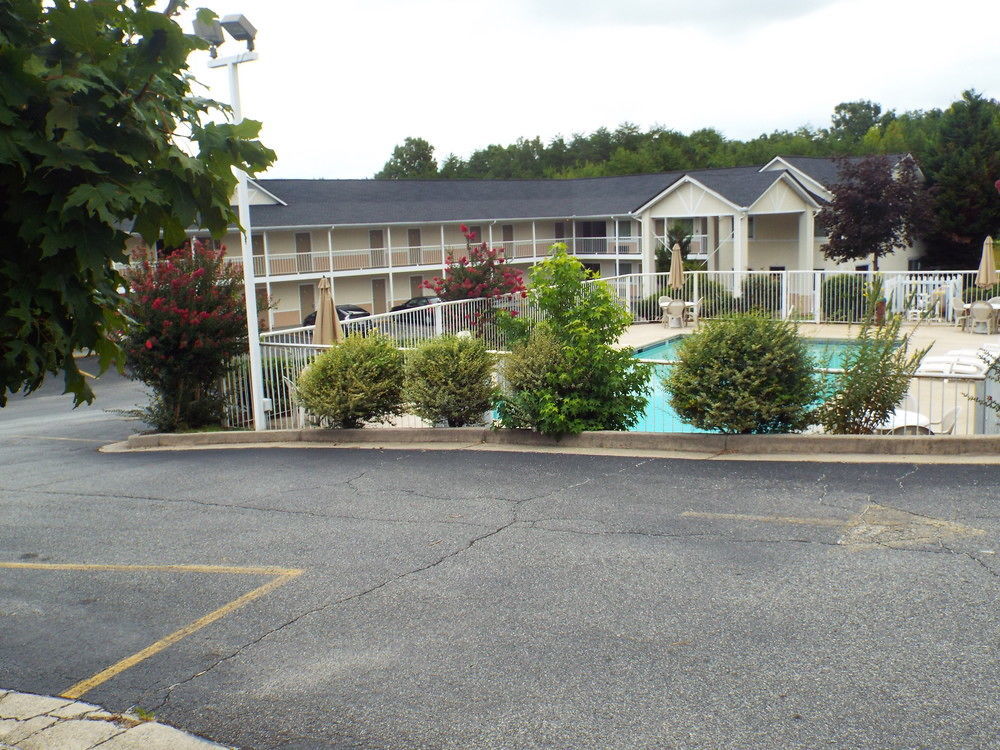 Days Inn By Wyndham Dahlonega University Area Εξωτερικό φωτογραφία