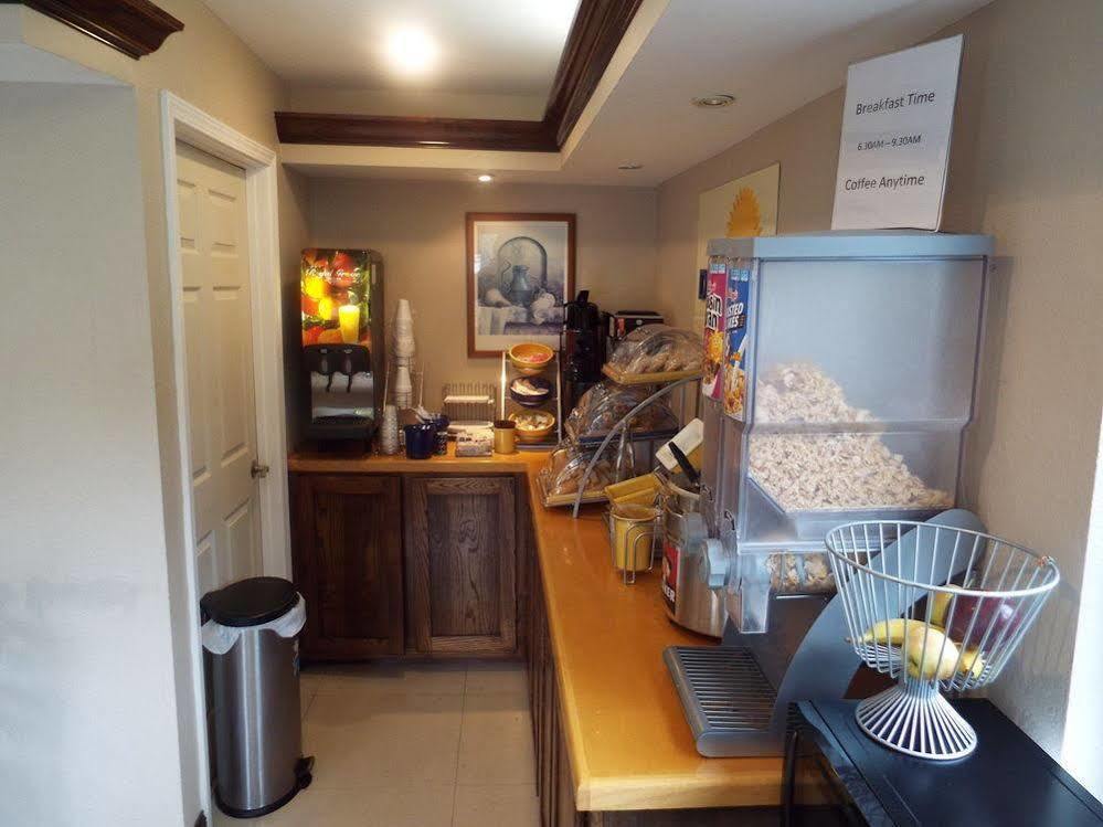 Days Inn By Wyndham Dahlonega University Area Εξωτερικό φωτογραφία