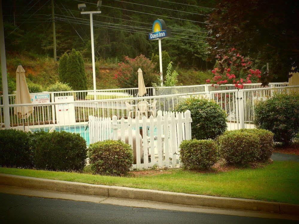 Days Inn By Wyndham Dahlonega University Area Εξωτερικό φωτογραφία